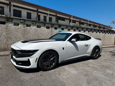 Ford Mustang Fastback 5.0 V8 aut. Dark Horse