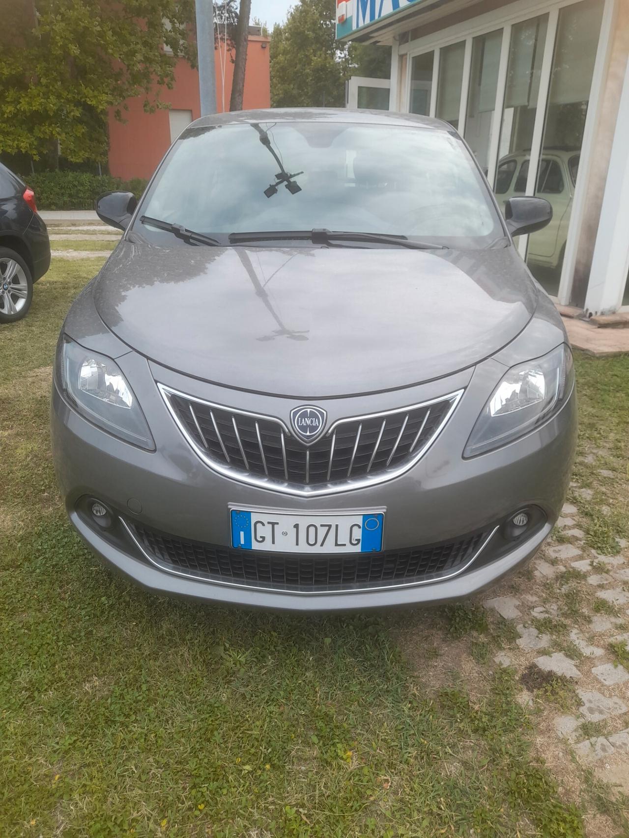 Lancia Ypsilon 1.0 5 porte Hybrid Platino
