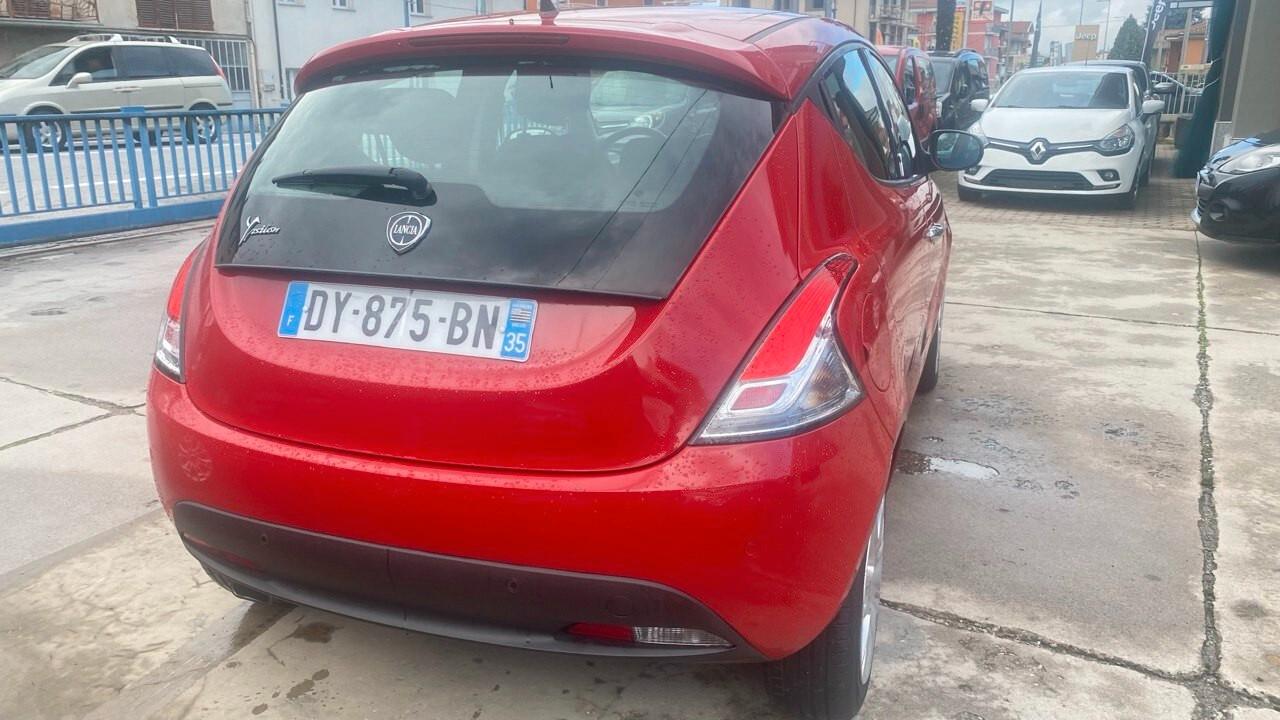 Lancia Ypsilon 1.2 69 CV 5 porte Gold