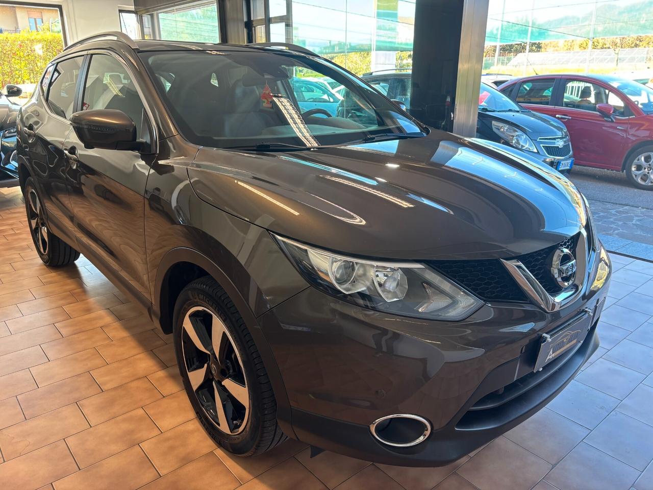 Nissan Qashqai 1.5 dci Tekna 110cv E6*NEOPATENTATI