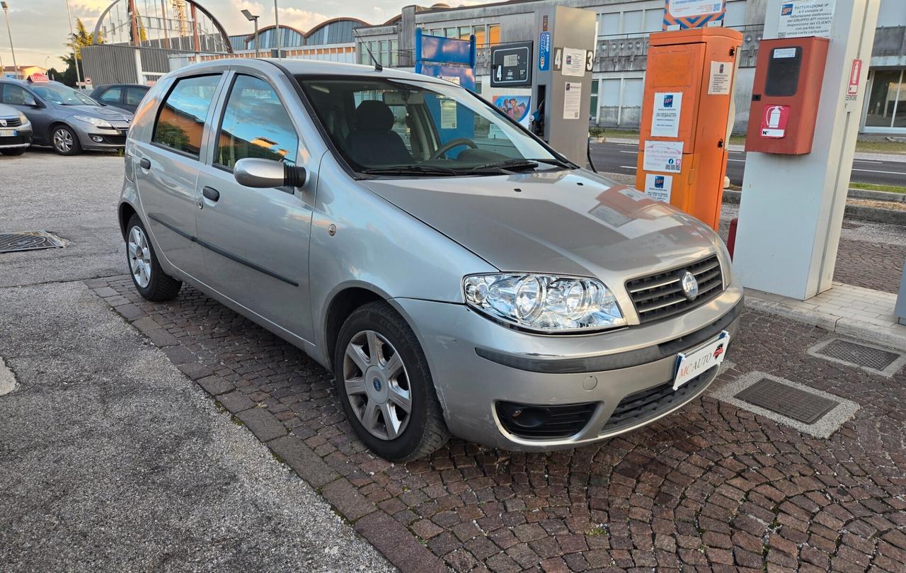 Fiat Punto 1.3mtj 5p anno 2003 con 342.000km Neopatentati ok