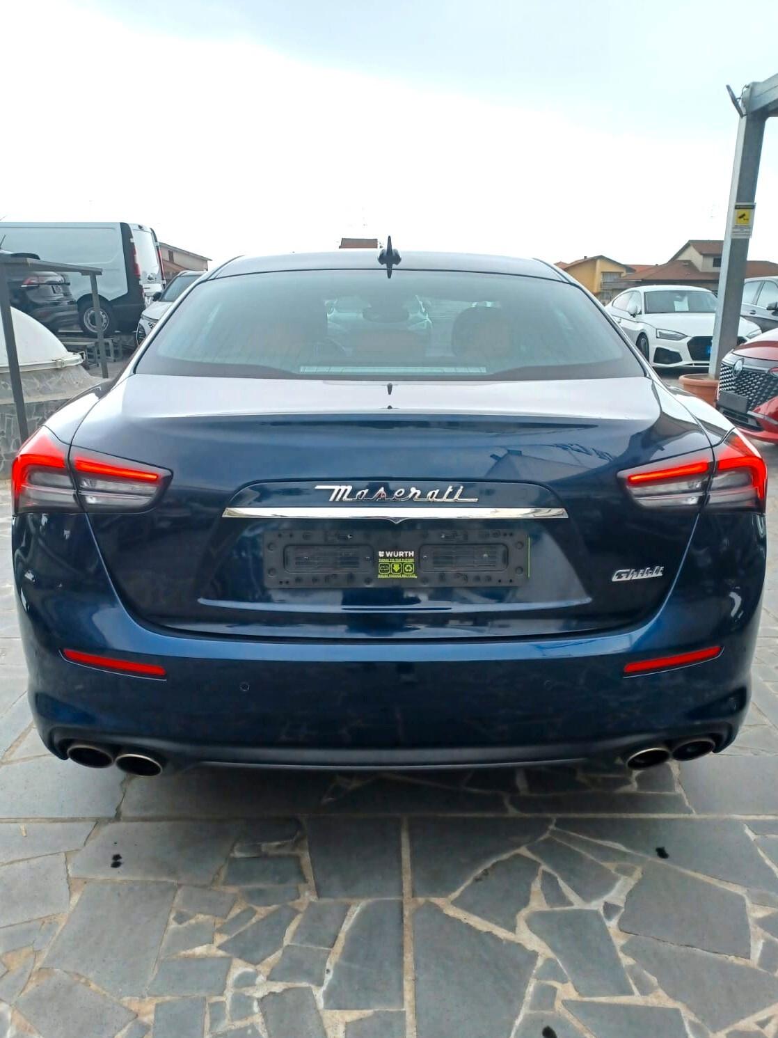Maserati Ghibli L4 330 CV MHEV Gransport