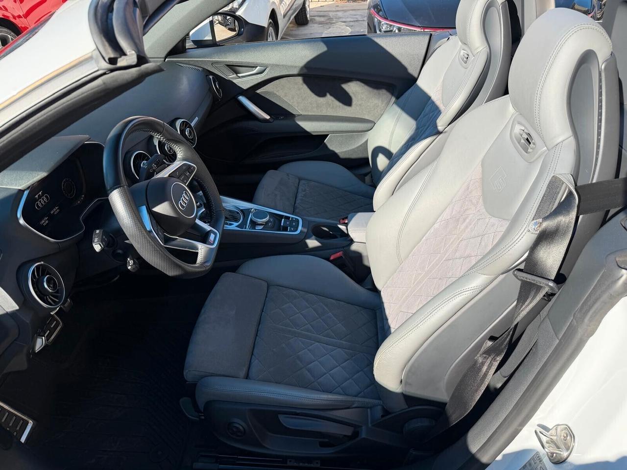 Audi TT Roadster 2.0 TFSI S tronic S line