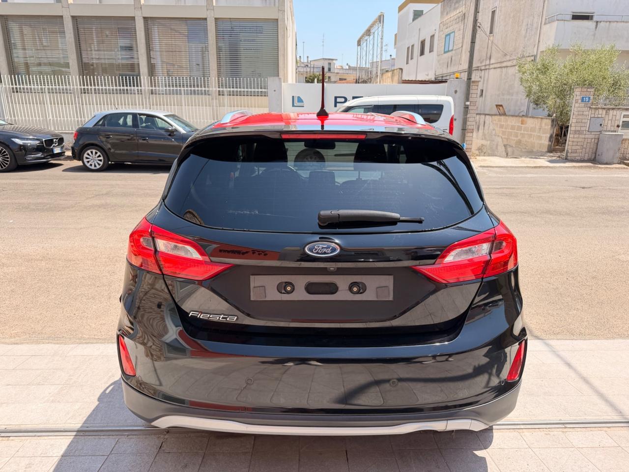 Ford Fiesta Active 1.5 TDCi-2018 LED/NAVI/17"