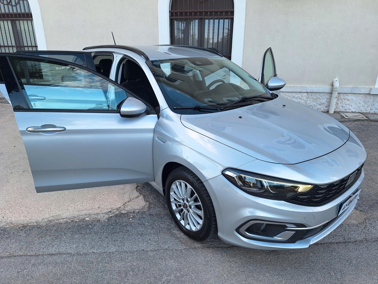 Fiat Tipo 1.6 MJT 130 CV SW LOUNGE NAVI LED