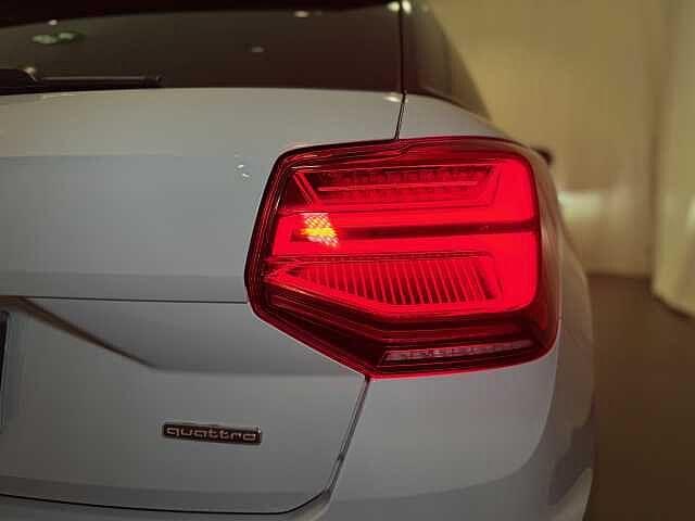 Audi Q2 35 TDI quattro S tronic Identity Black