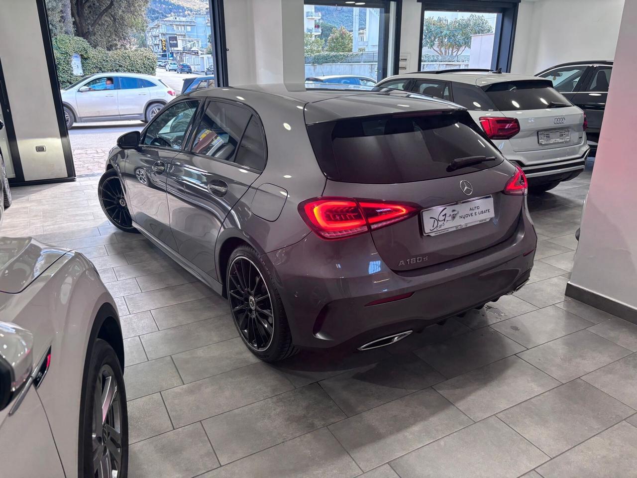 MERCEDES-BENZ A180D PREMIUM AMG LED-NAVI