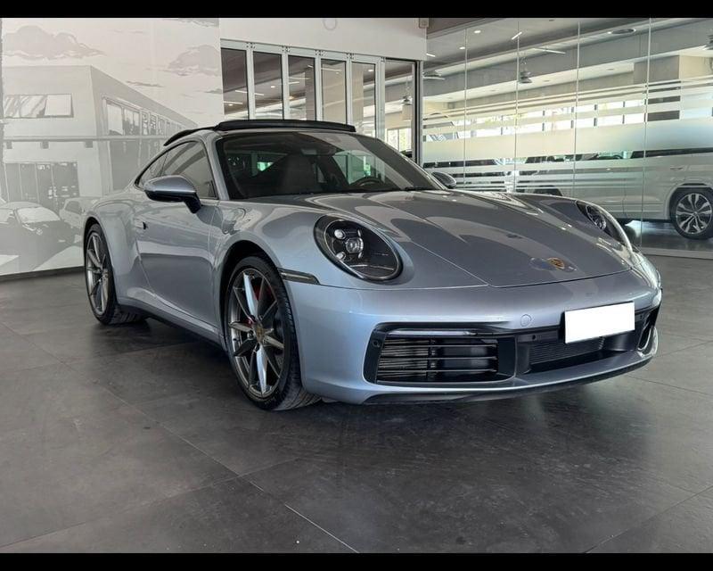 Porsche 911 (992) Carrera