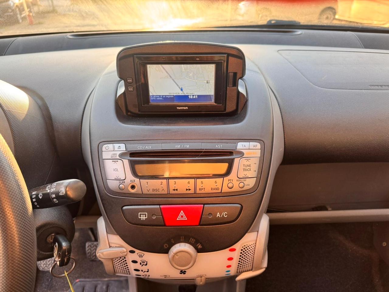 Toyota Aygo 1.0 12V VVT-i 5 porte Sol Connect