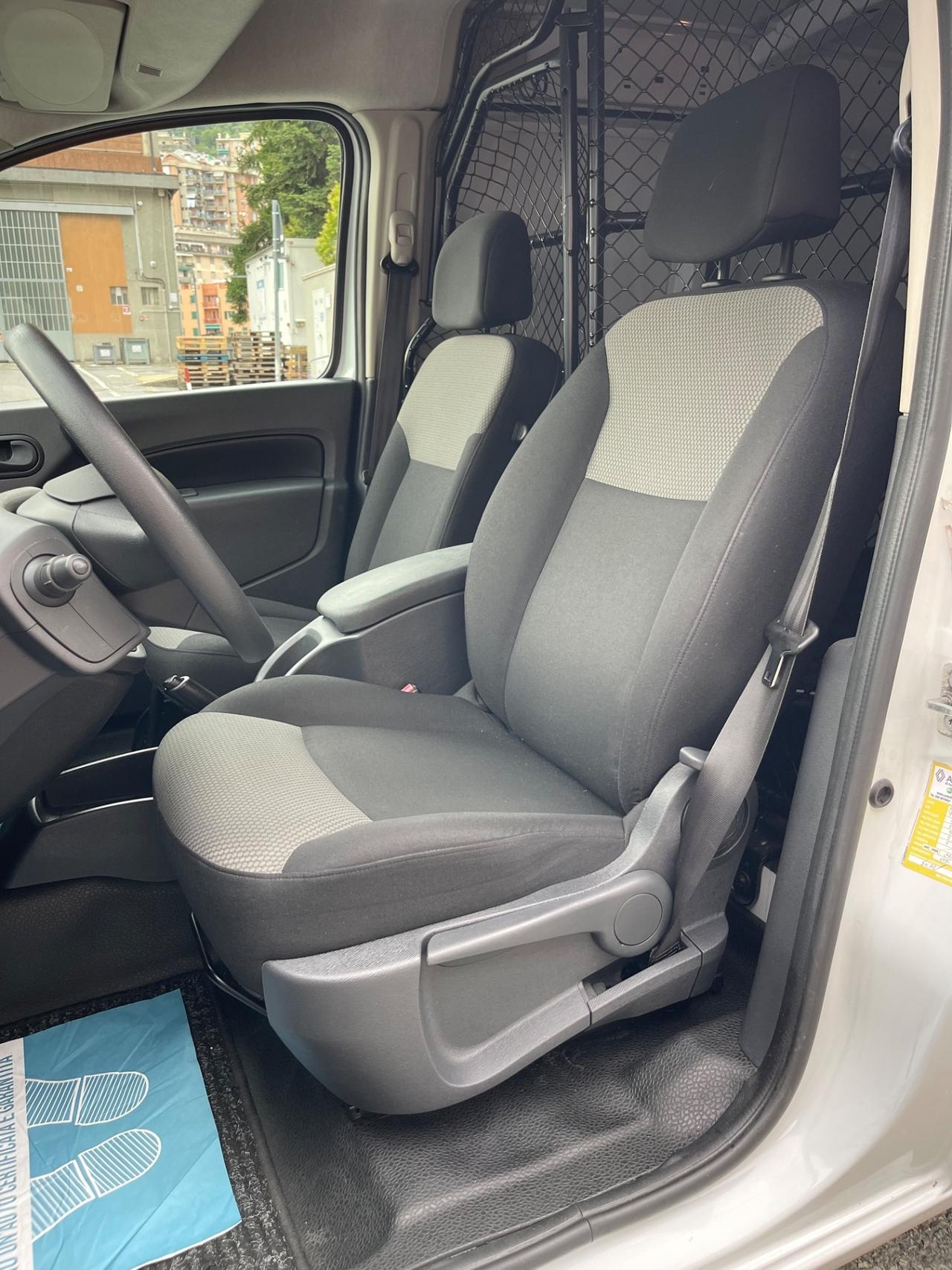 Renault Kangoo 1.5 dCi 90CV - NEOPATENTATI