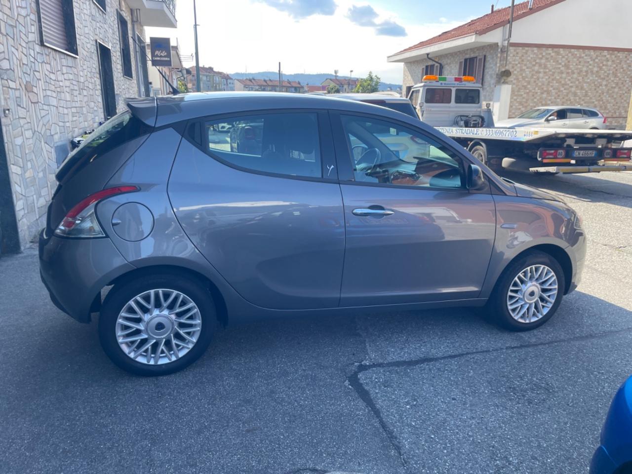 Lancia Ypsilon 1.2 69 CV 5 porte GPL Ecochic Gold