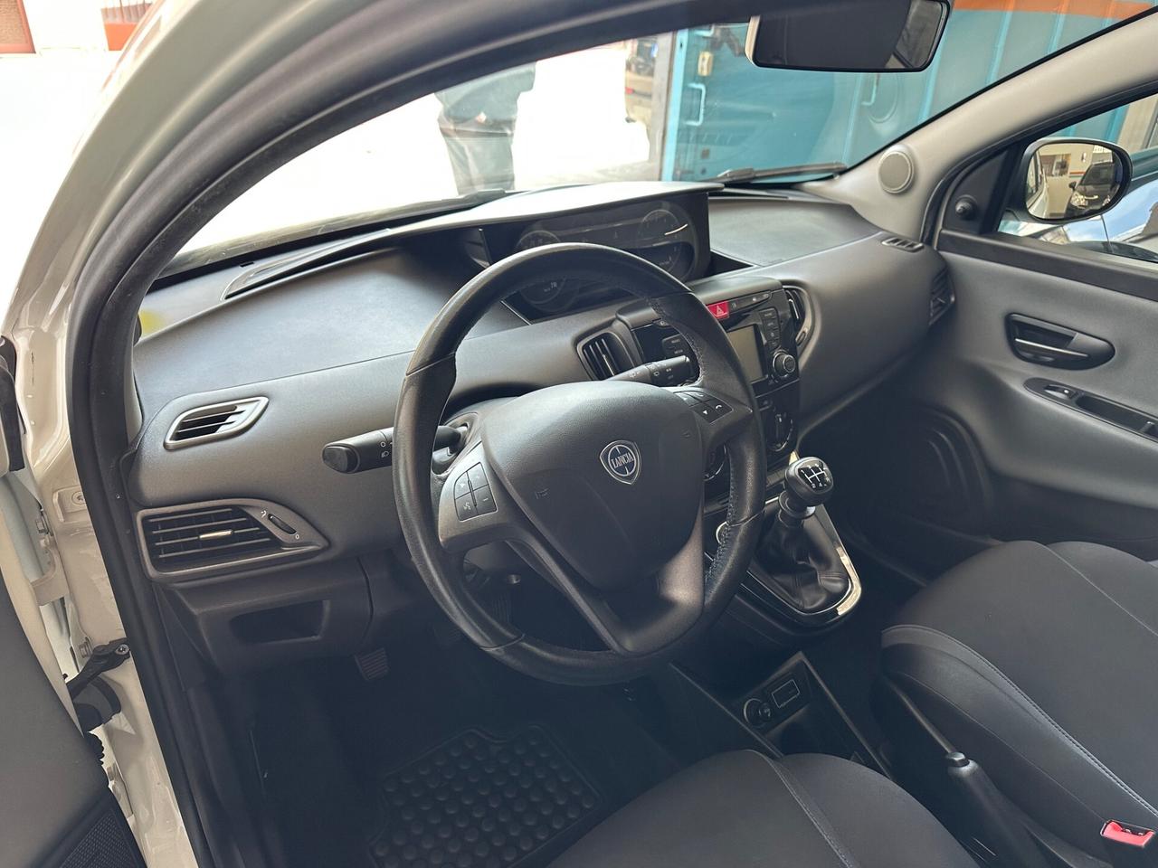 Lancia Ypsilon 1.2 69 CV 5 porte Silver - solo 45000km