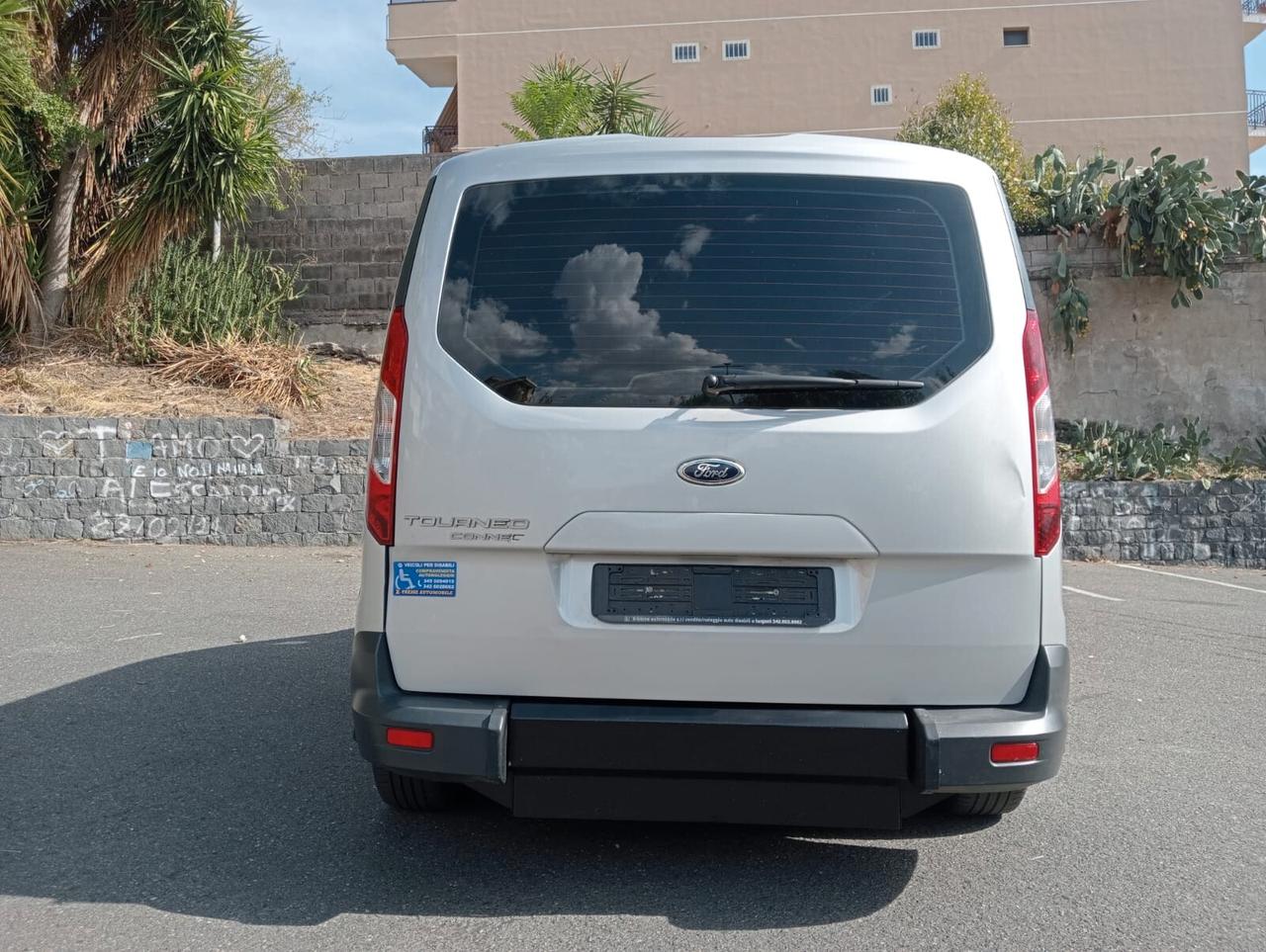 Ford Tourneo Connect Pianale ribassato con rampa disabili in carrozzina