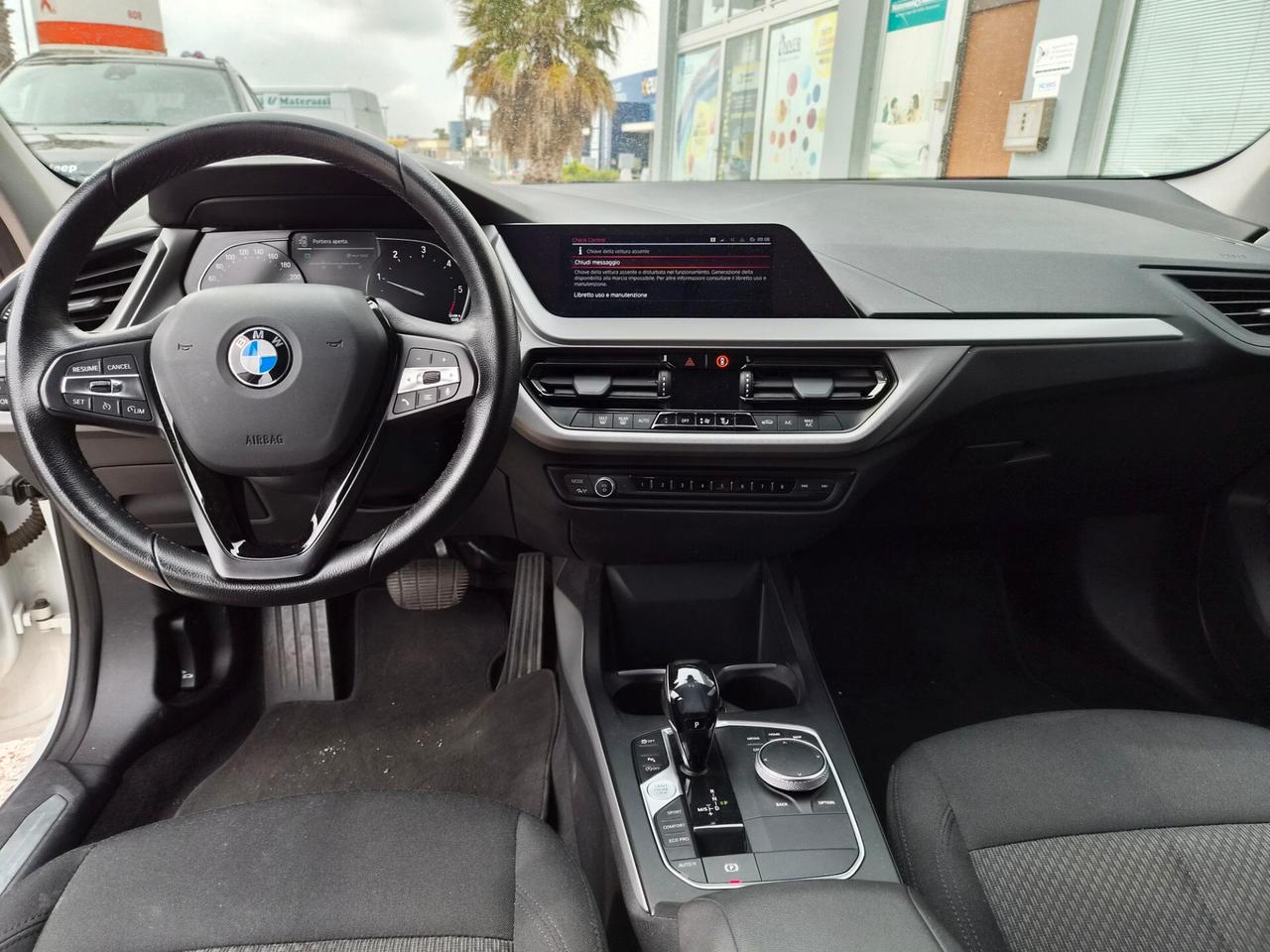Bmw 116 116d 5p. Business Advantage