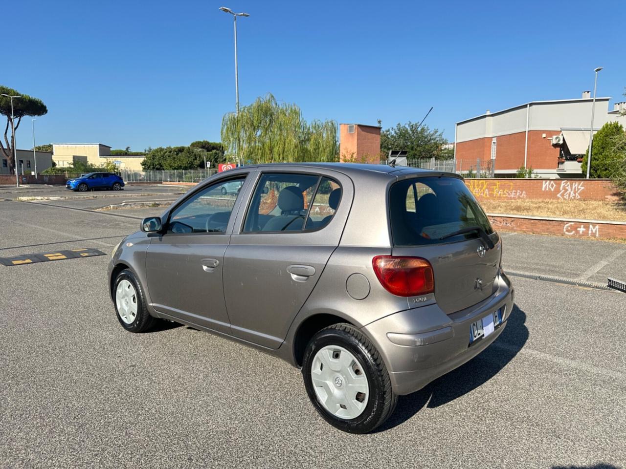 Toyota Yaris 1.0i 5p Sol