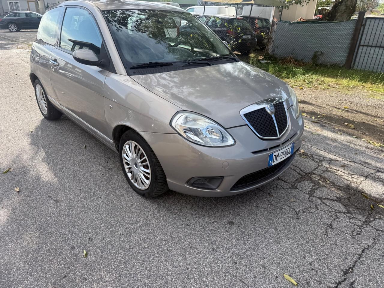 Lancia Ypsilon 1.2 Argento