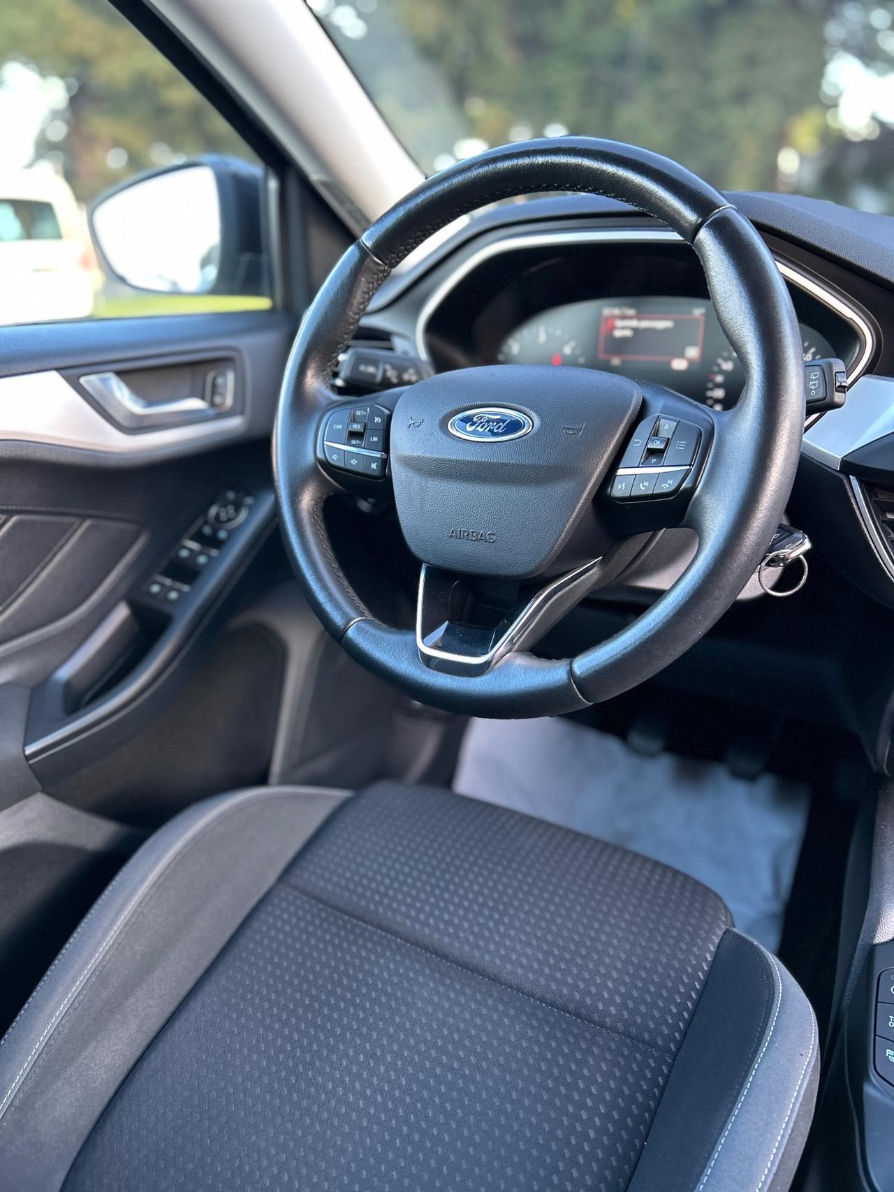 Ford Focus 1.5 TDCi 120 CV*NAVI*UNIPRO*