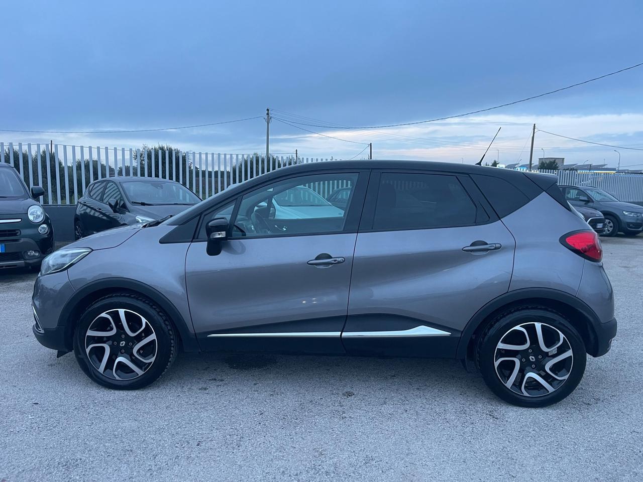 RENAULT CAPTUR 0.9 TCE 90CV R-LINK FULL LED MY14