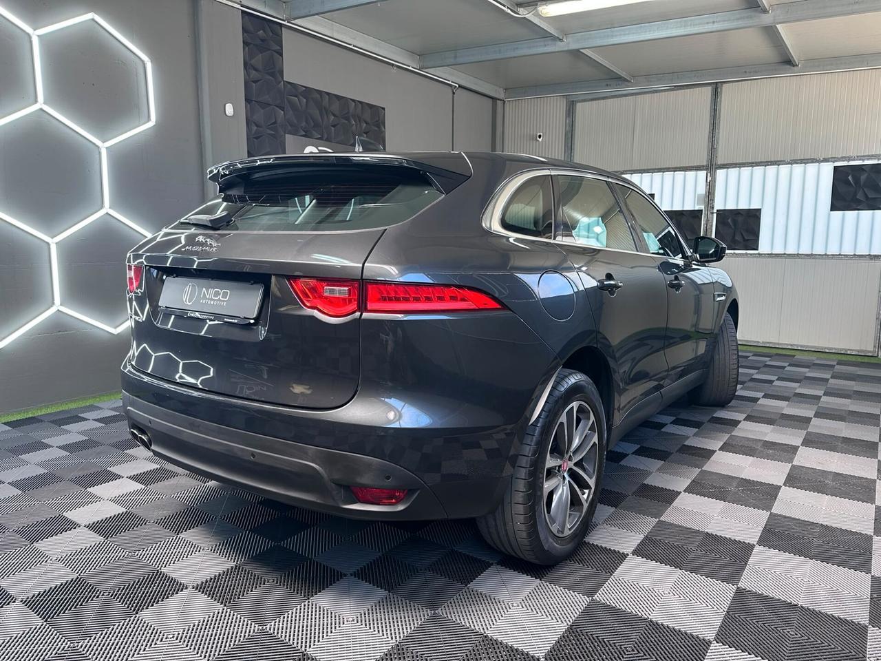 Jaguar F-Pace 2.0 D 180 CV AWD aut. Chequered Flag