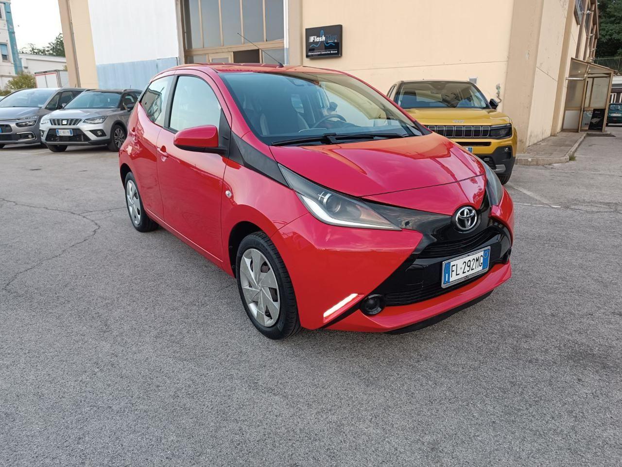 TOYOTA Aygo 1.0 VVT-i 69 CV 5 porte x-play