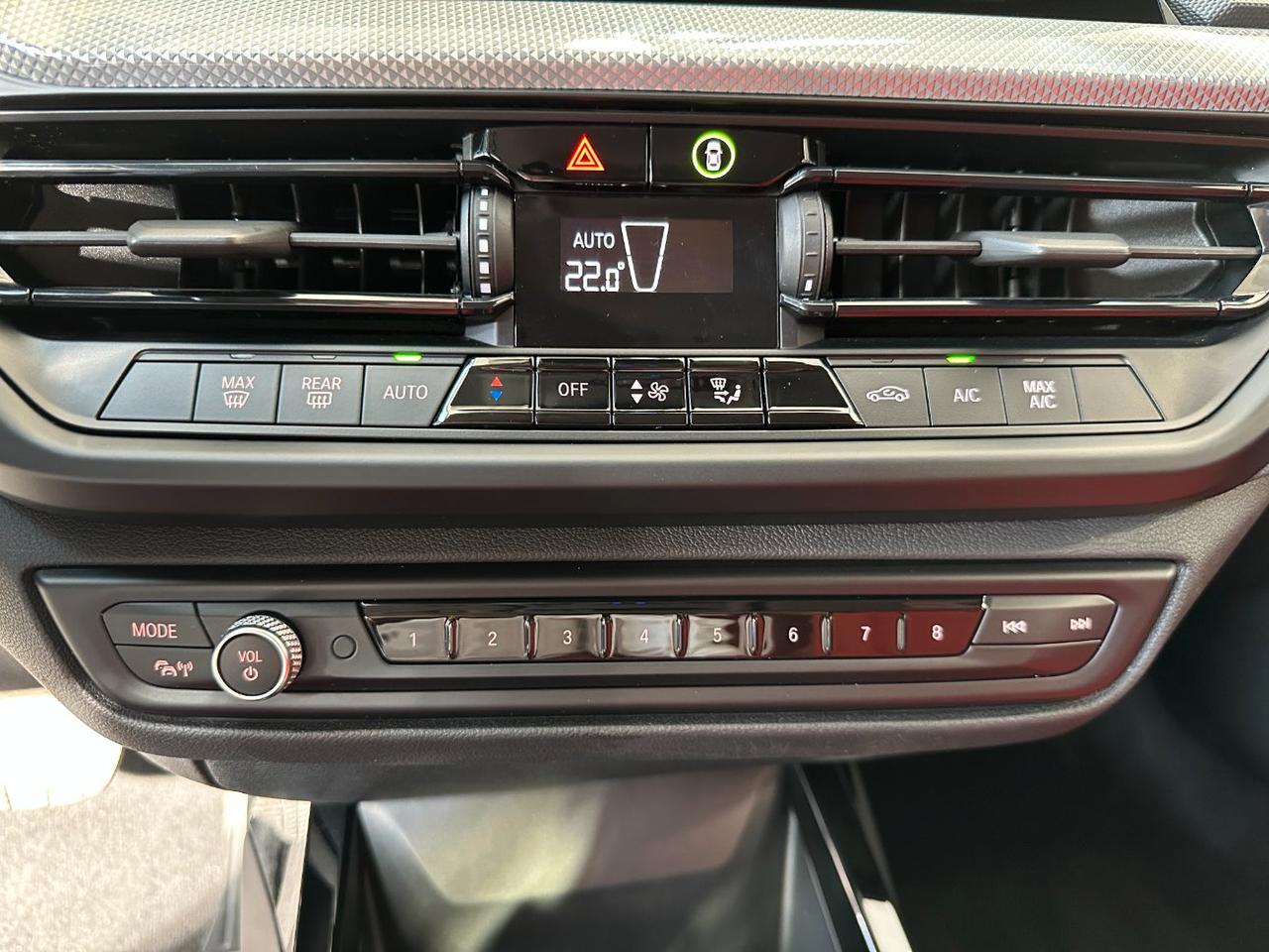 BMW 118 d Business Advantage auto - IVA - LED-17"-Carplay-Camera