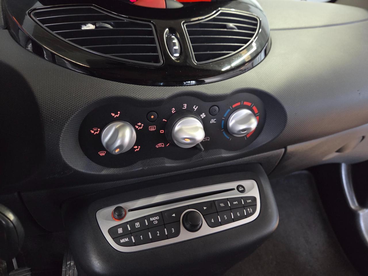 Renault Twingo 1.2 Live 75cv