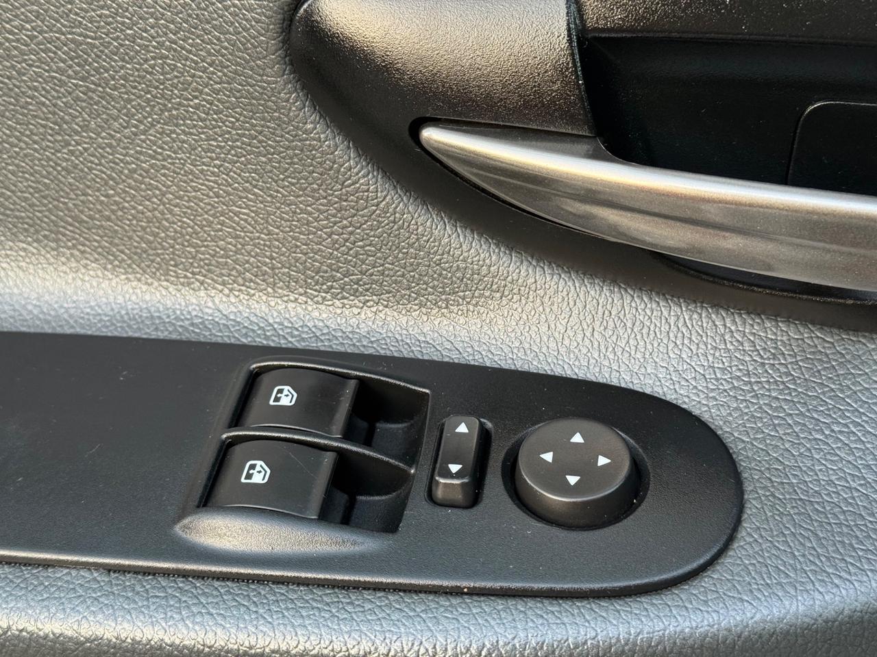 Lancia Ypsilon 1.3 MJT 95CV Platinum TETTO