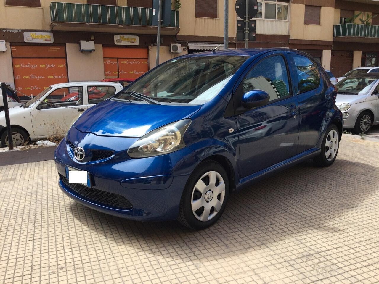Toyota Aygo 1.0 12V VVT-i 5 porte Sol