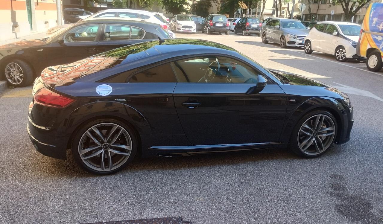 Audi TT Coupé 45 TFSI quattro S-LINE S tronic