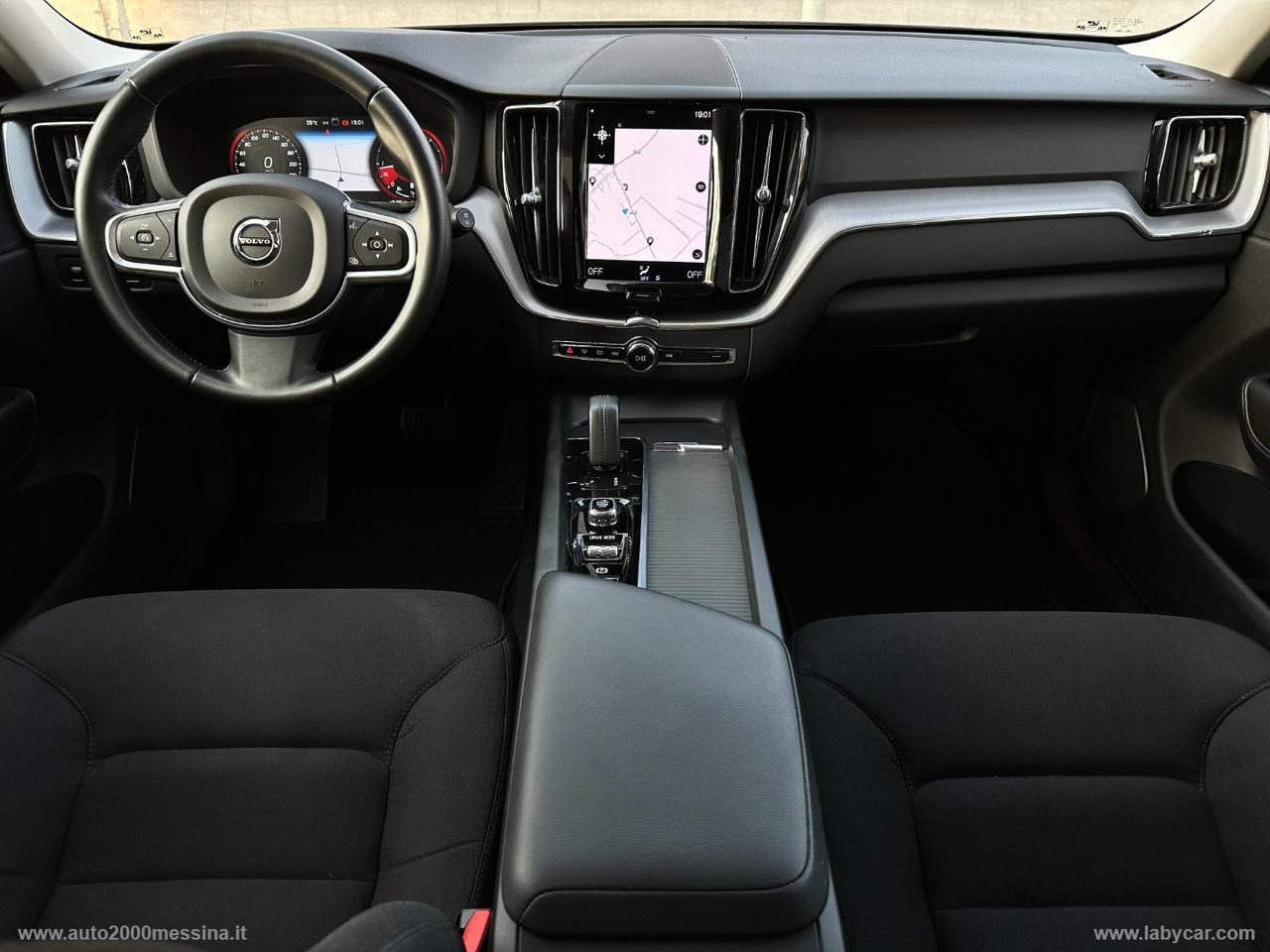 VOLVO XC60 B4 AWD GEARTRONIC MOMENTUM PRO IBRIDO DIESEL