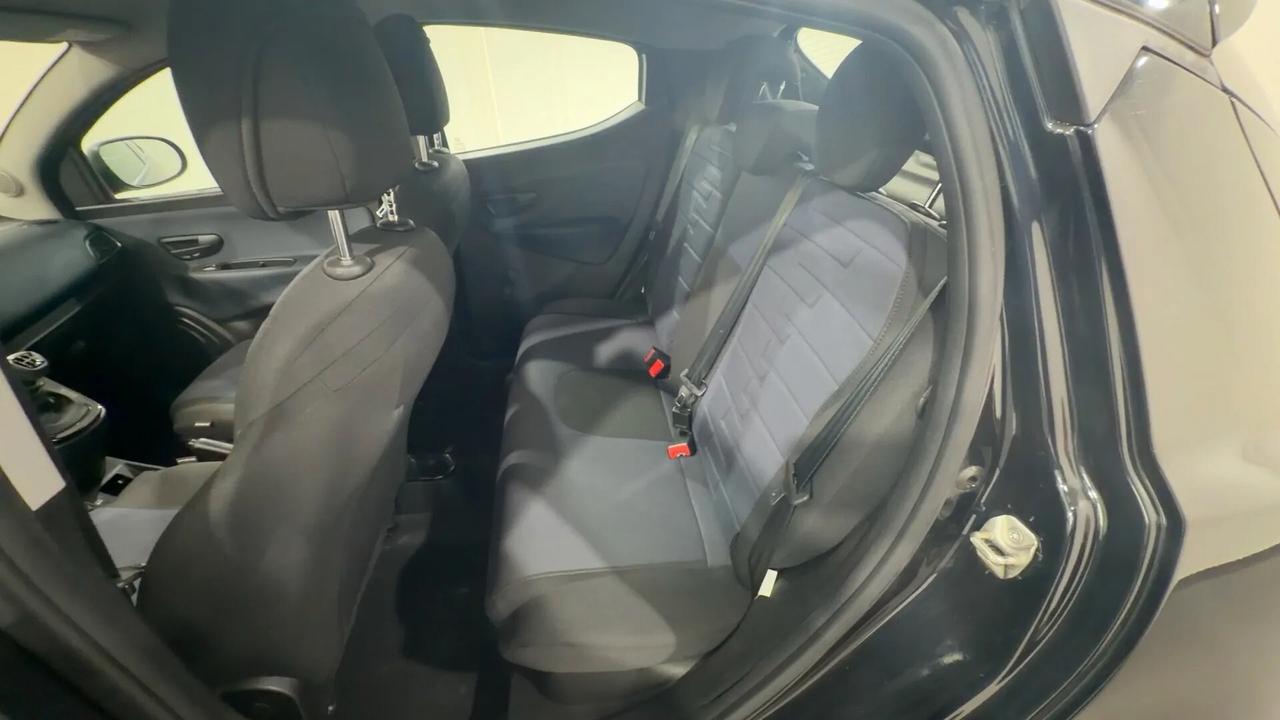 Lancia Ypsilon 1.0 FireFly 5 porte S&S Hybrid Platino