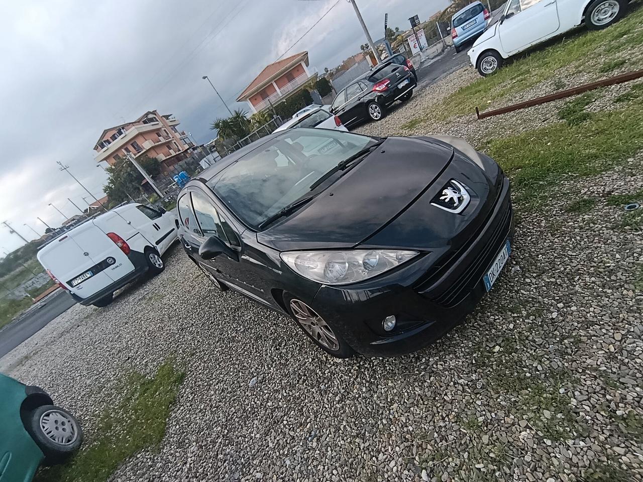 Peugeot 207 1.6 HDi 110CV 5p. Féline