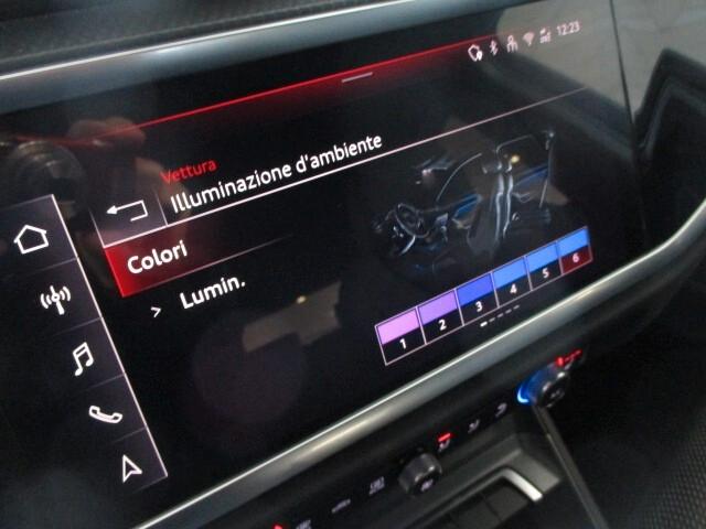 Audi Q3 SUV (35) Blackline 2.0 TDI 150CV S-Tronic