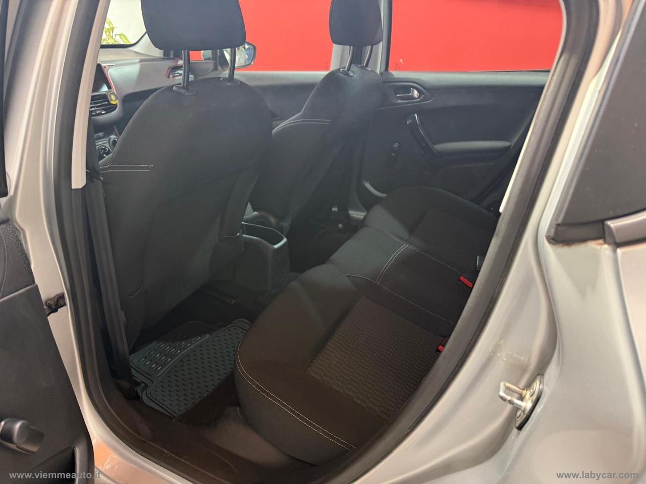 PEUGEOT 208 PureTech 82 5p. Allure