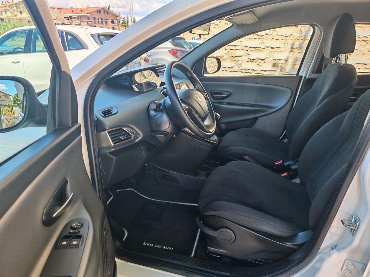 Lancia Ypsilon 1.2 69 CV 5 porte Elefantino