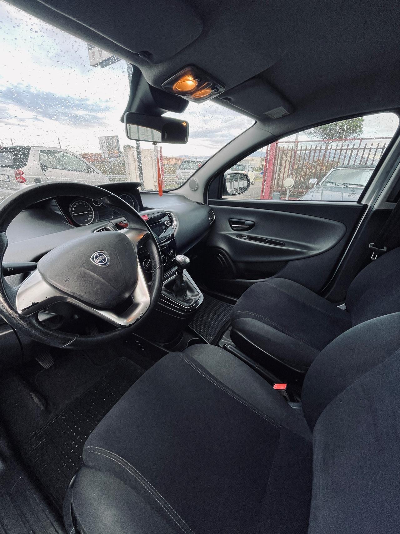 Lancia Ypsilon 1.3 MJT 95 CV 5 porte S&S Gold