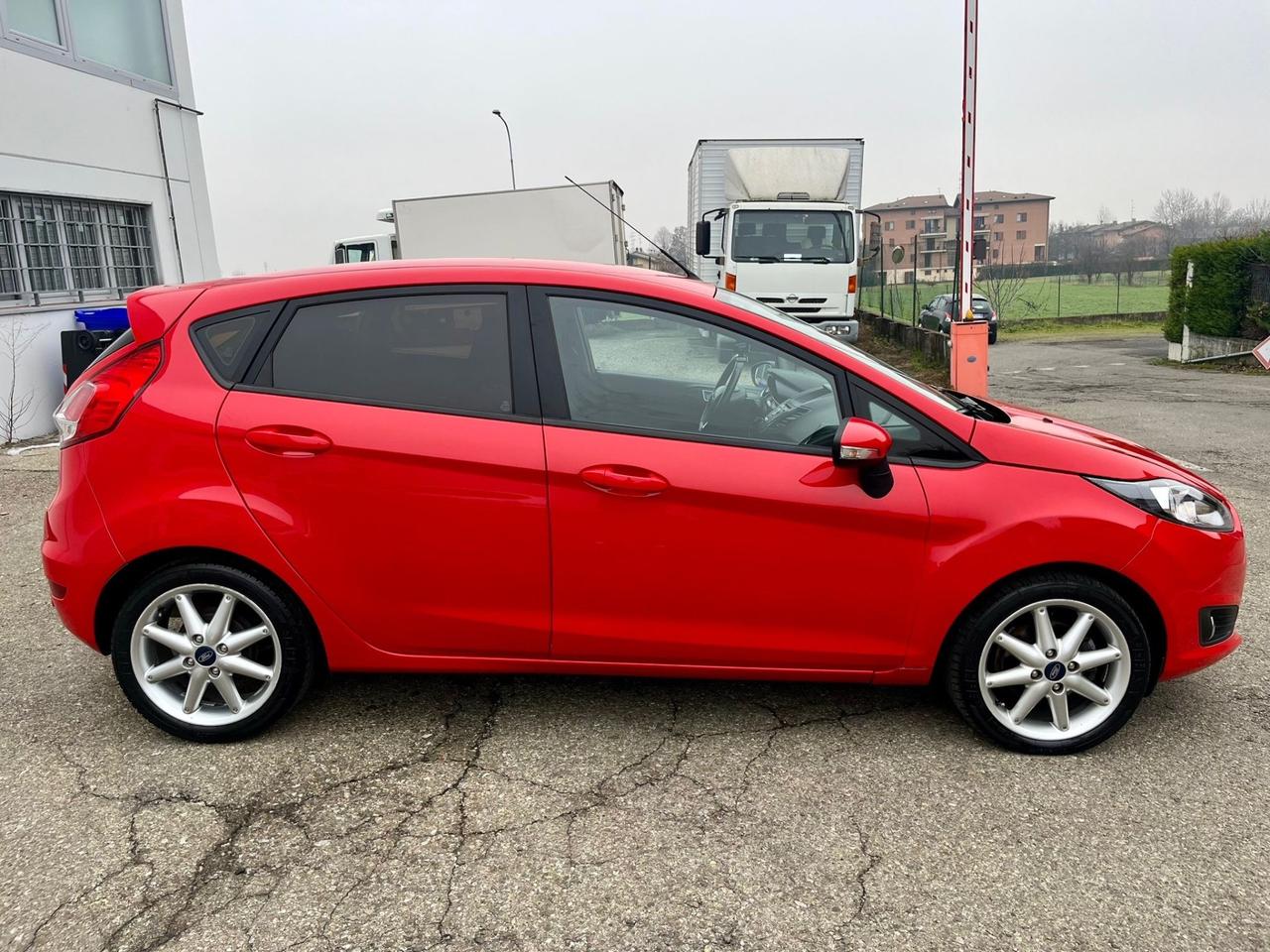 Ford Fiesta 1.2benz 2017 139.000km perfetta per neopatentati