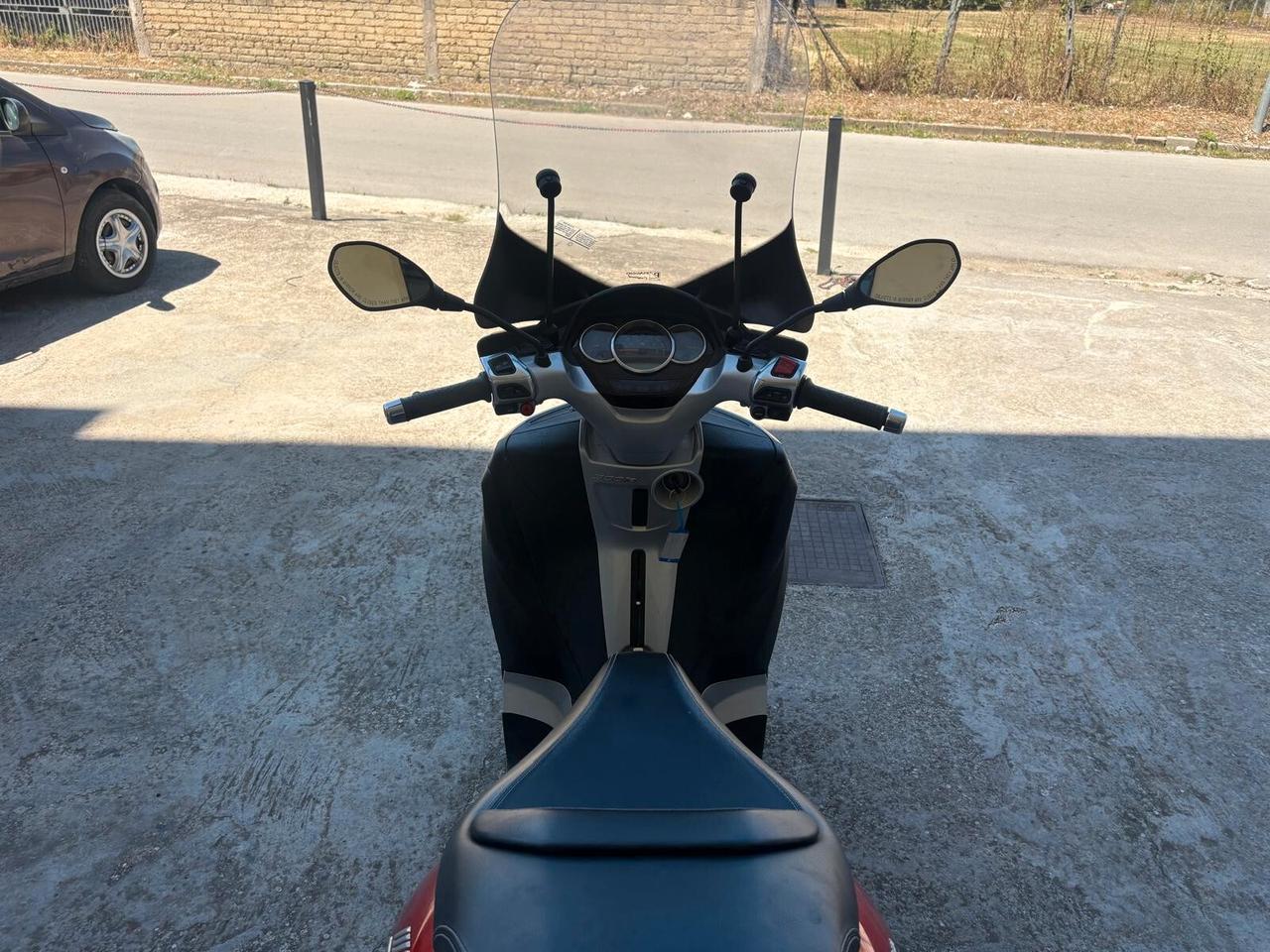 Piaggio MP3 300