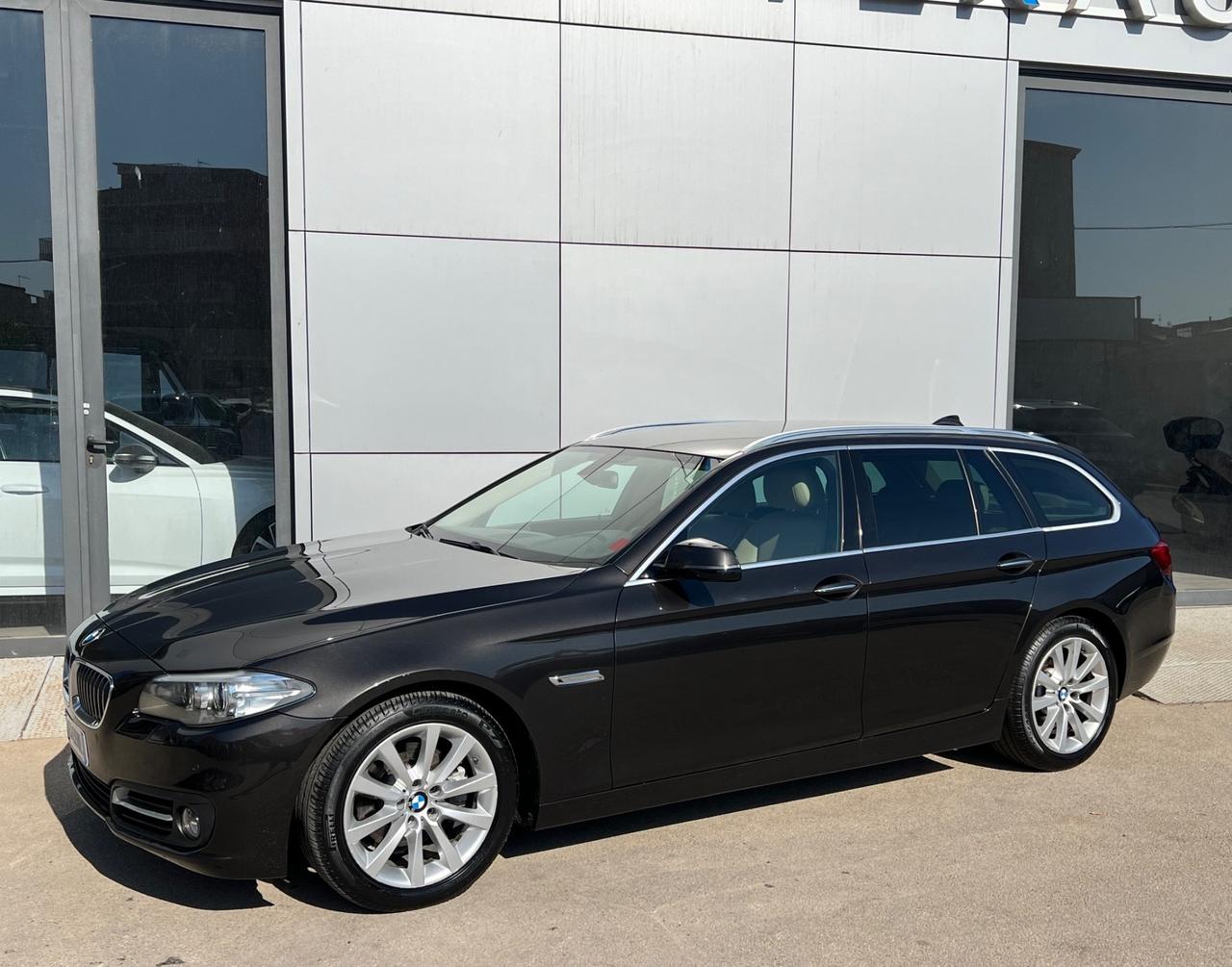 Bmw 520 520d Touring Business - anno 2016 - prezzo €14.900