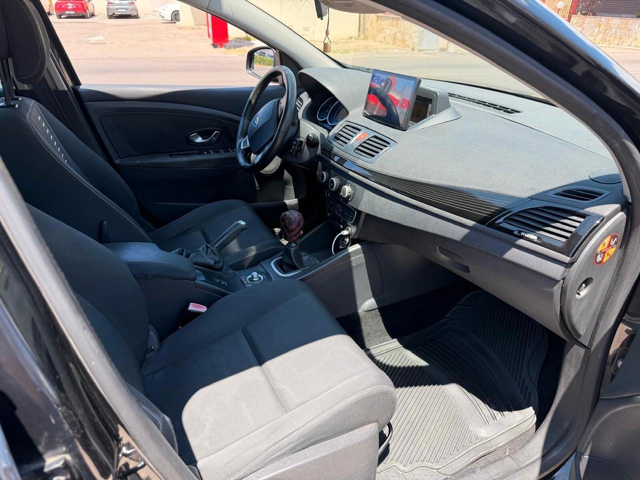 Renault Megane Mégane 1.5 dCi - DIESEL - 2011