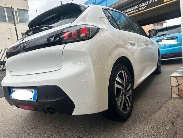 PEUGEOT 208 1,2 2023