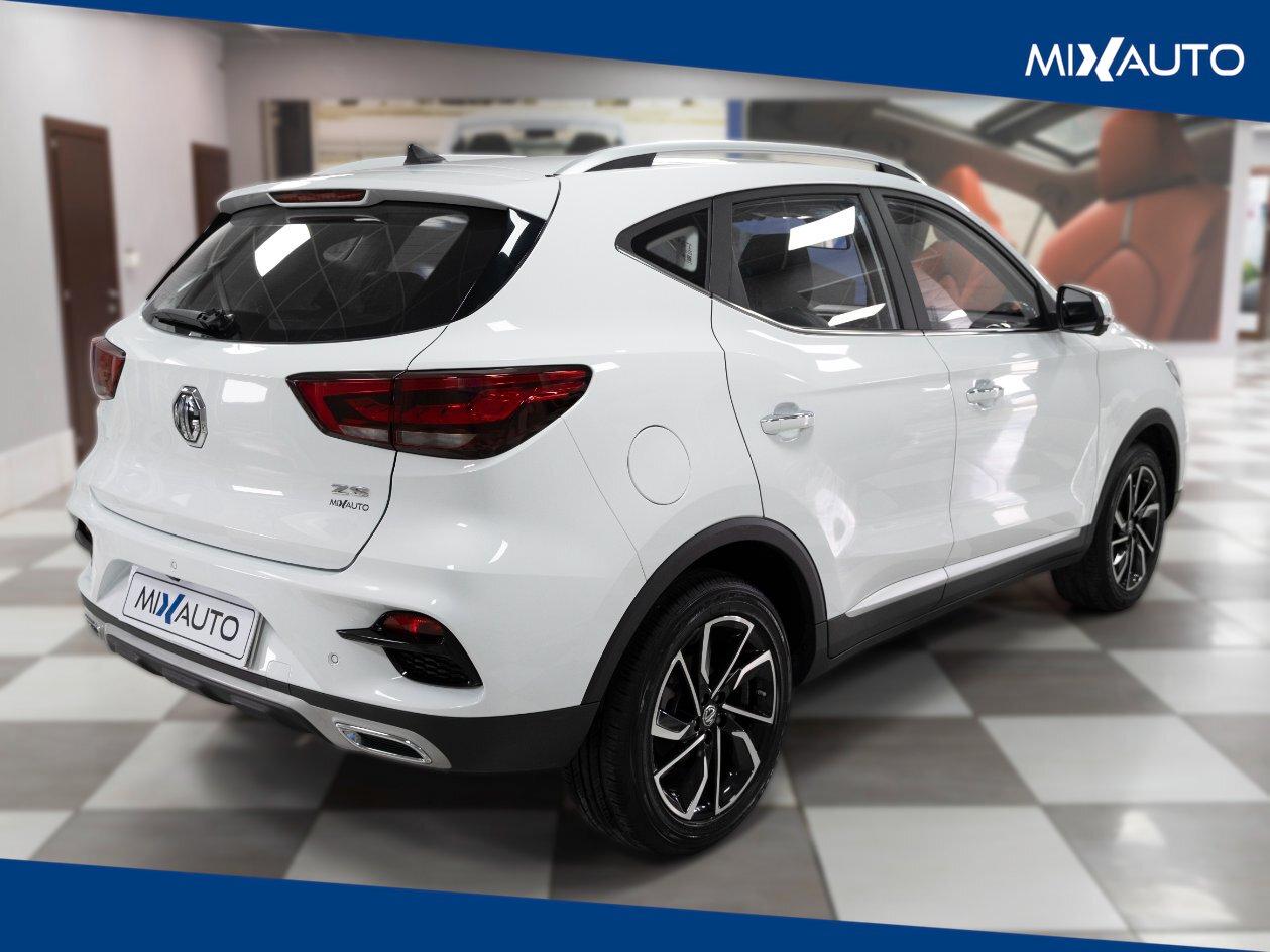Mg ZS 1.5L 5MT Luxury