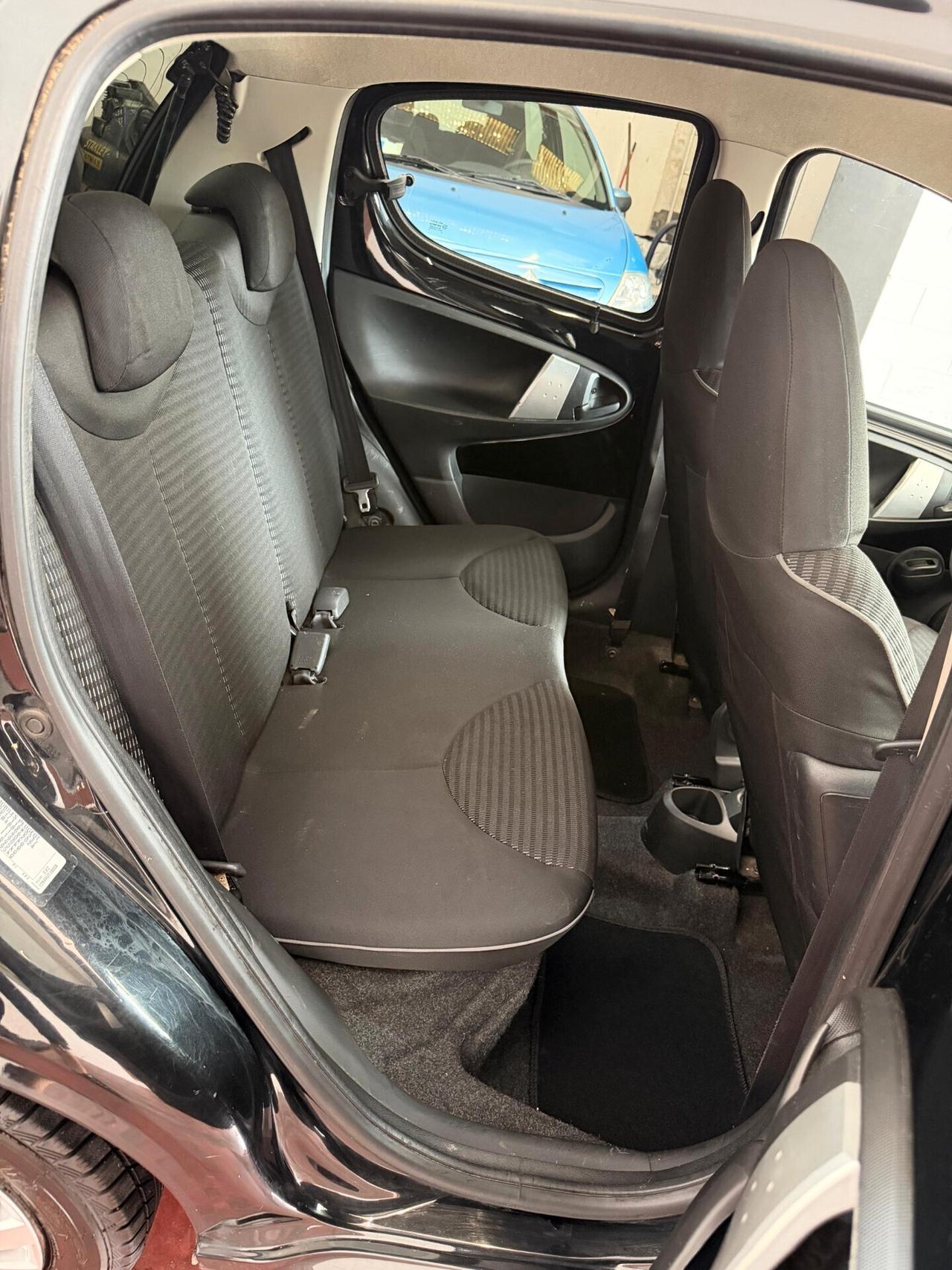 Peugeot 107 1.0 68CV 5p. Superga neopat