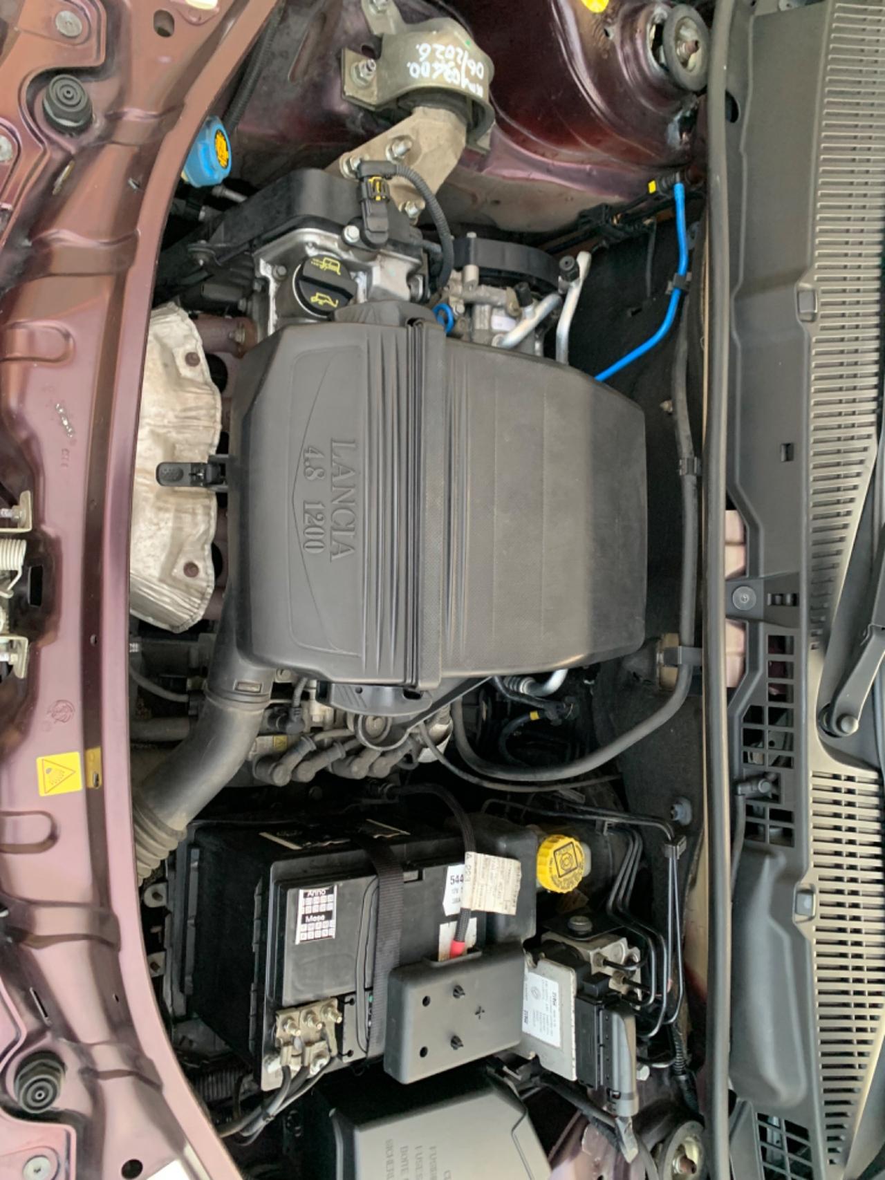 Lancia Ypsilon 1.2 Platino