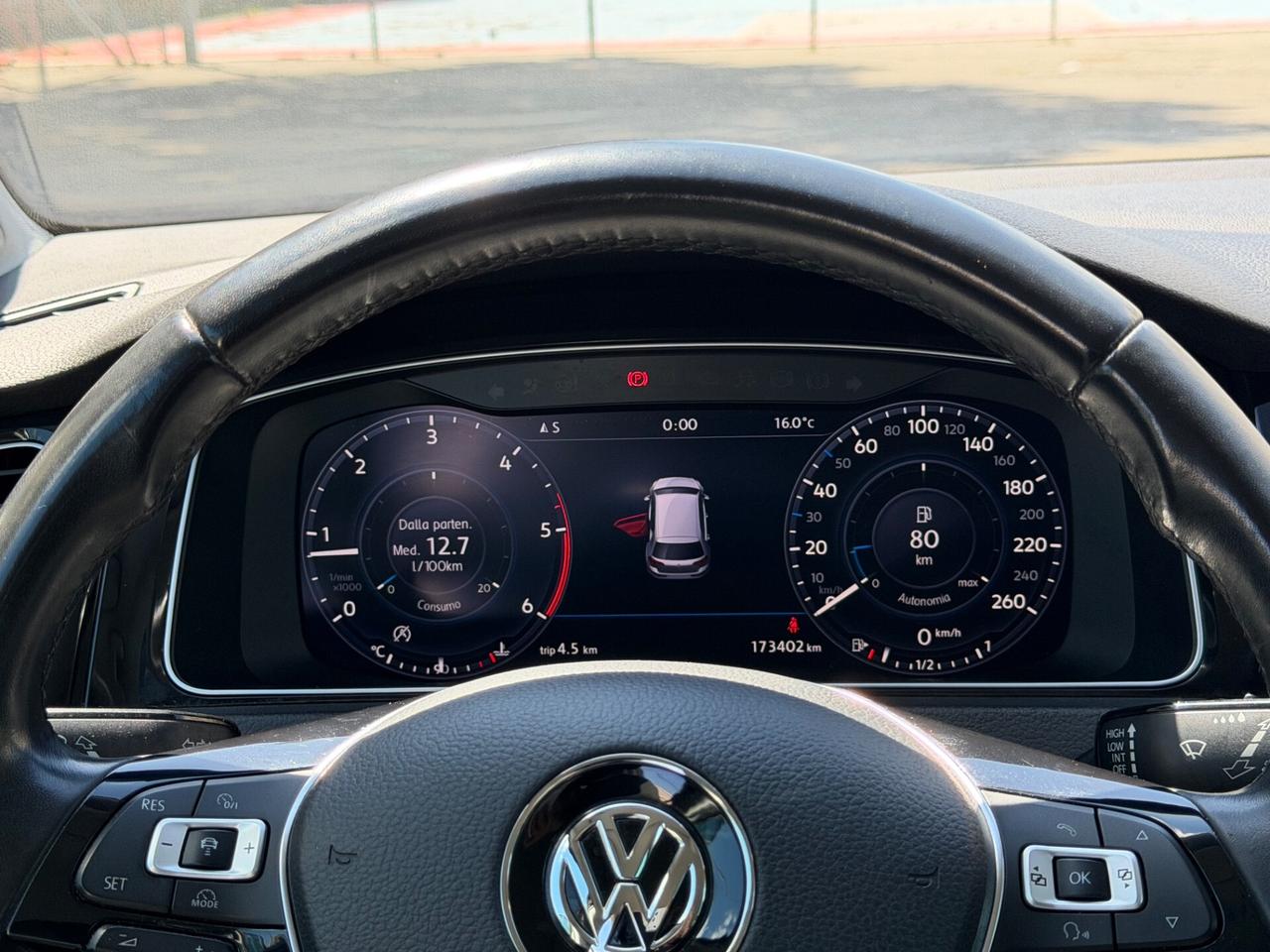 Volkswagen Golf 1.6 TDI executive virtual cockpit