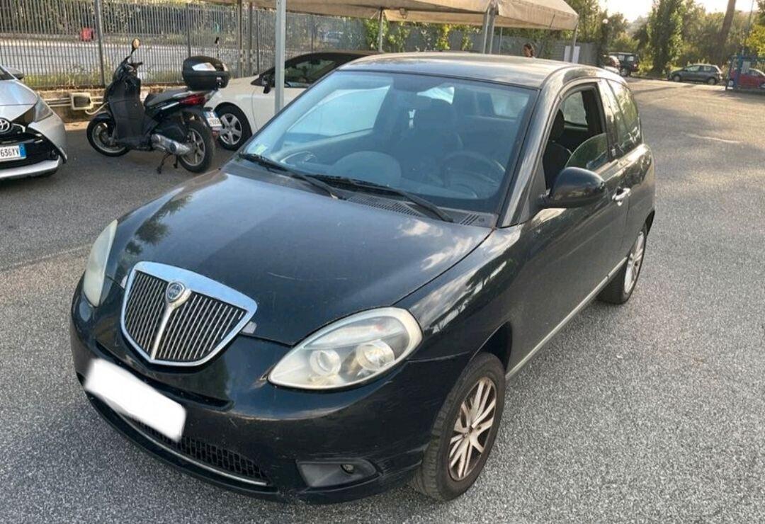Lancia Ypsilon 1.2 69 CV Unyca