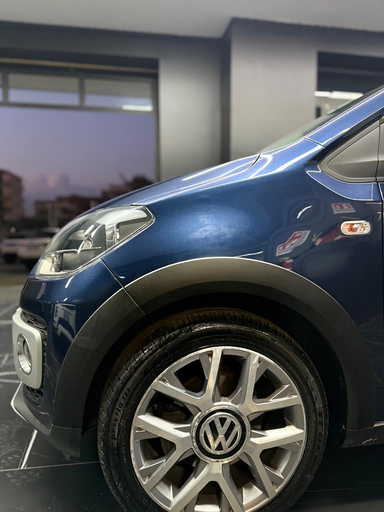 Volkswagen up! 1.0 75 CV 5p. cross ASG