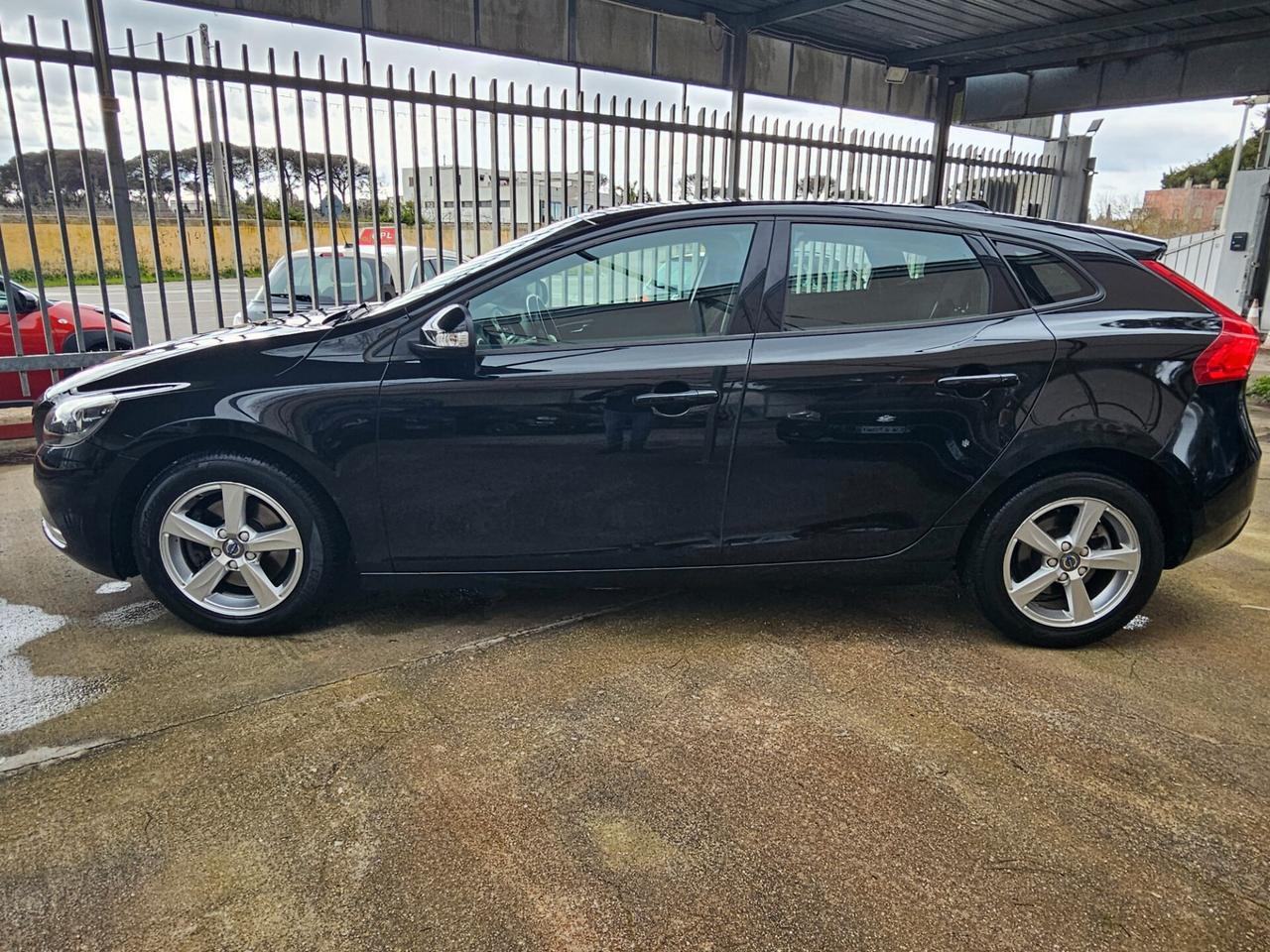 Volvo V40 D2 Momentum