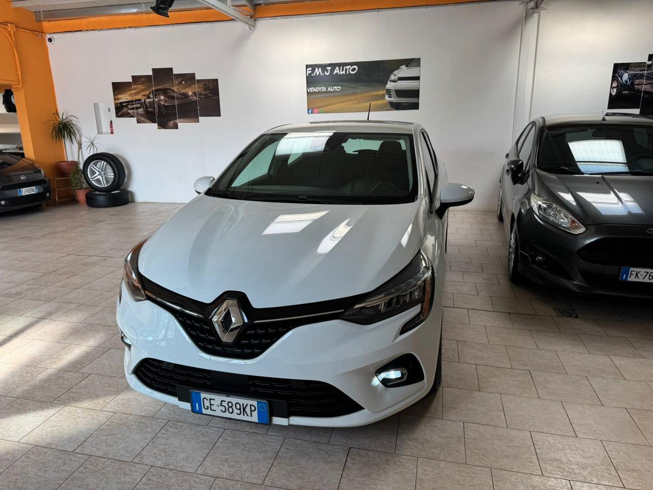 Renault Clio FULL HYBRID E-TECH INITIAL PARIS
