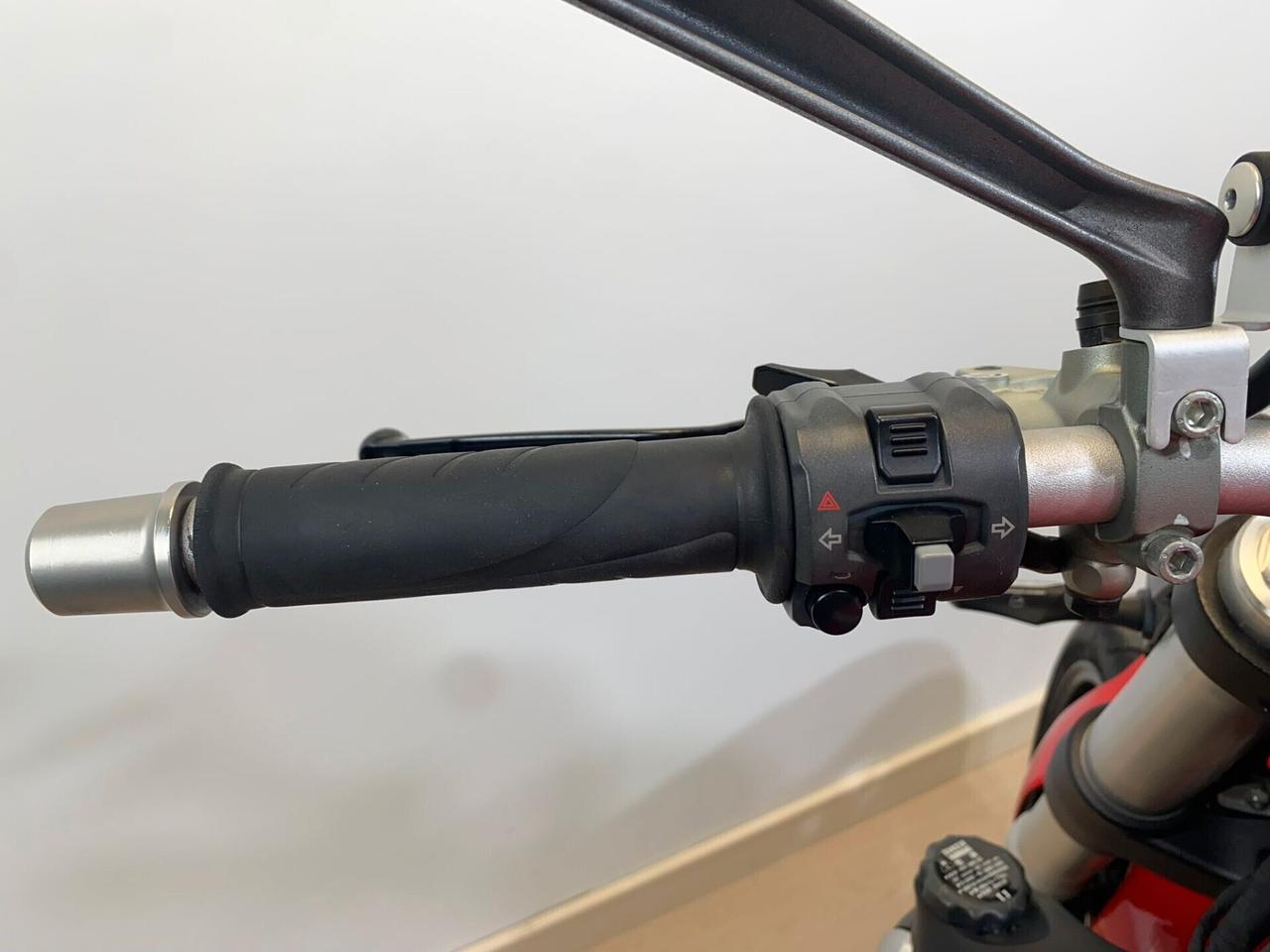 DUCATI MONSTER 1200 + TERMIGNONI DA 99€ AL MESE